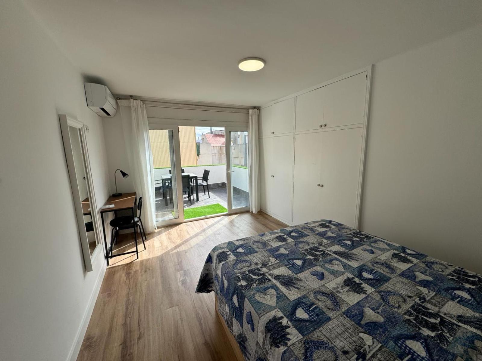 Acogedor Apartamento A 50 Metros Del Mar Cambrils Exteriör bild